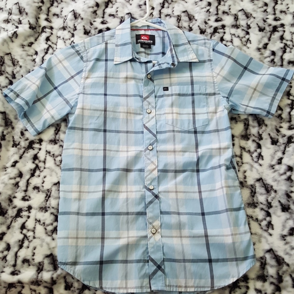 Boys Quiksilver snap front shirt. Size 12-14